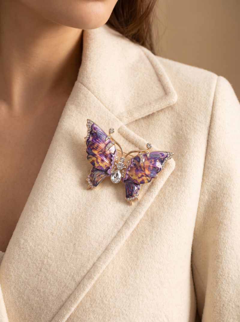Broche papillon : symbolique et façons de la porter
