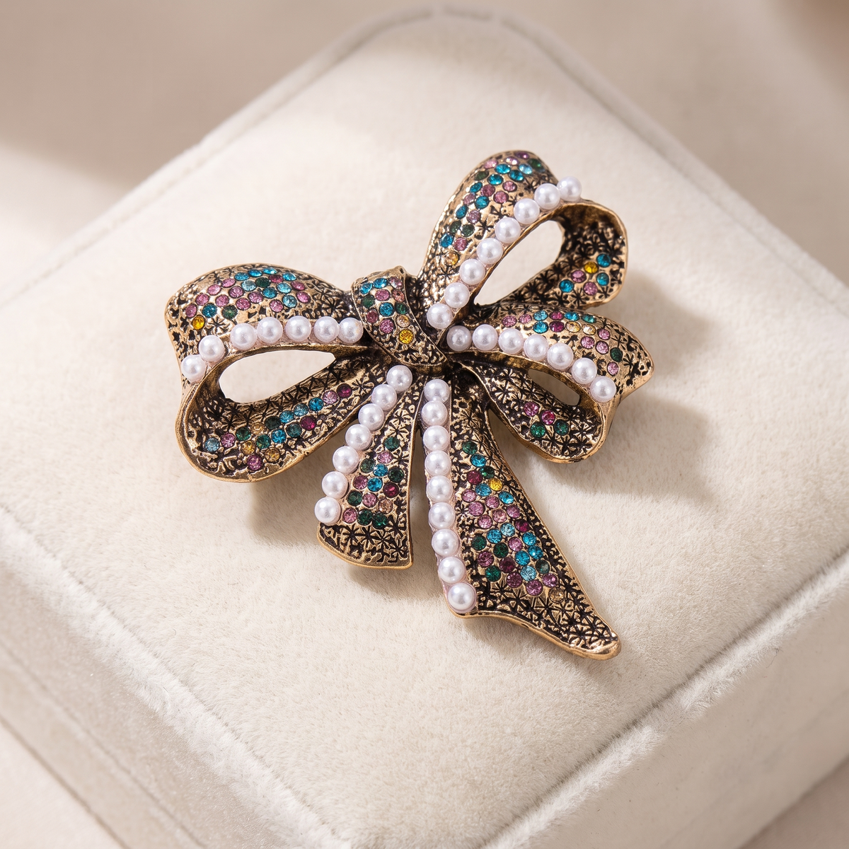 Broche Nœud Vintage · Cristal