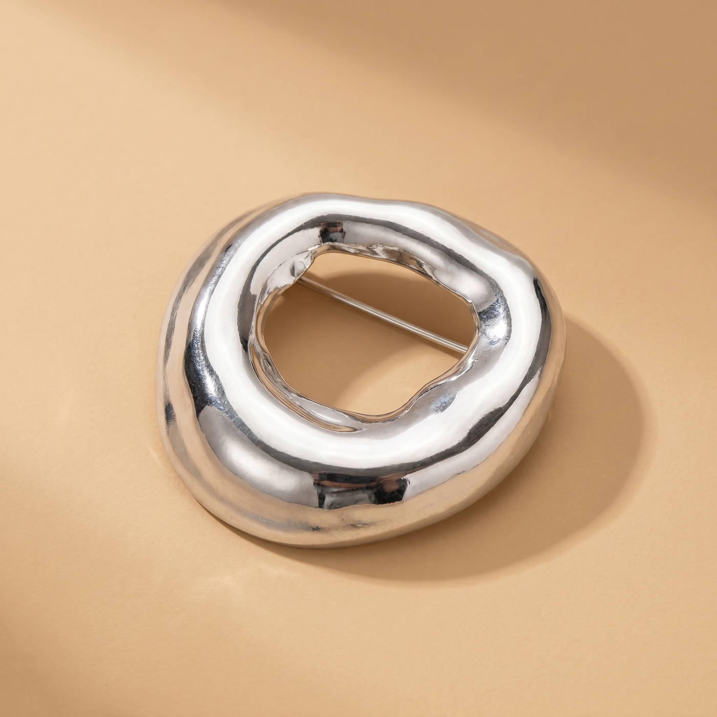 Broche Cercle en acier, bijou vintage Alyvoa · Argenté