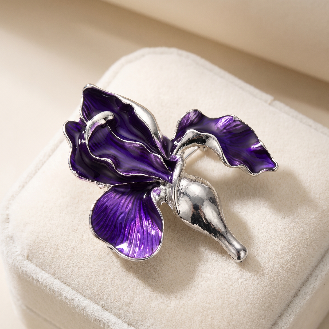Broche Orchidée en émail, bijou vintage Alyvoa · Violet