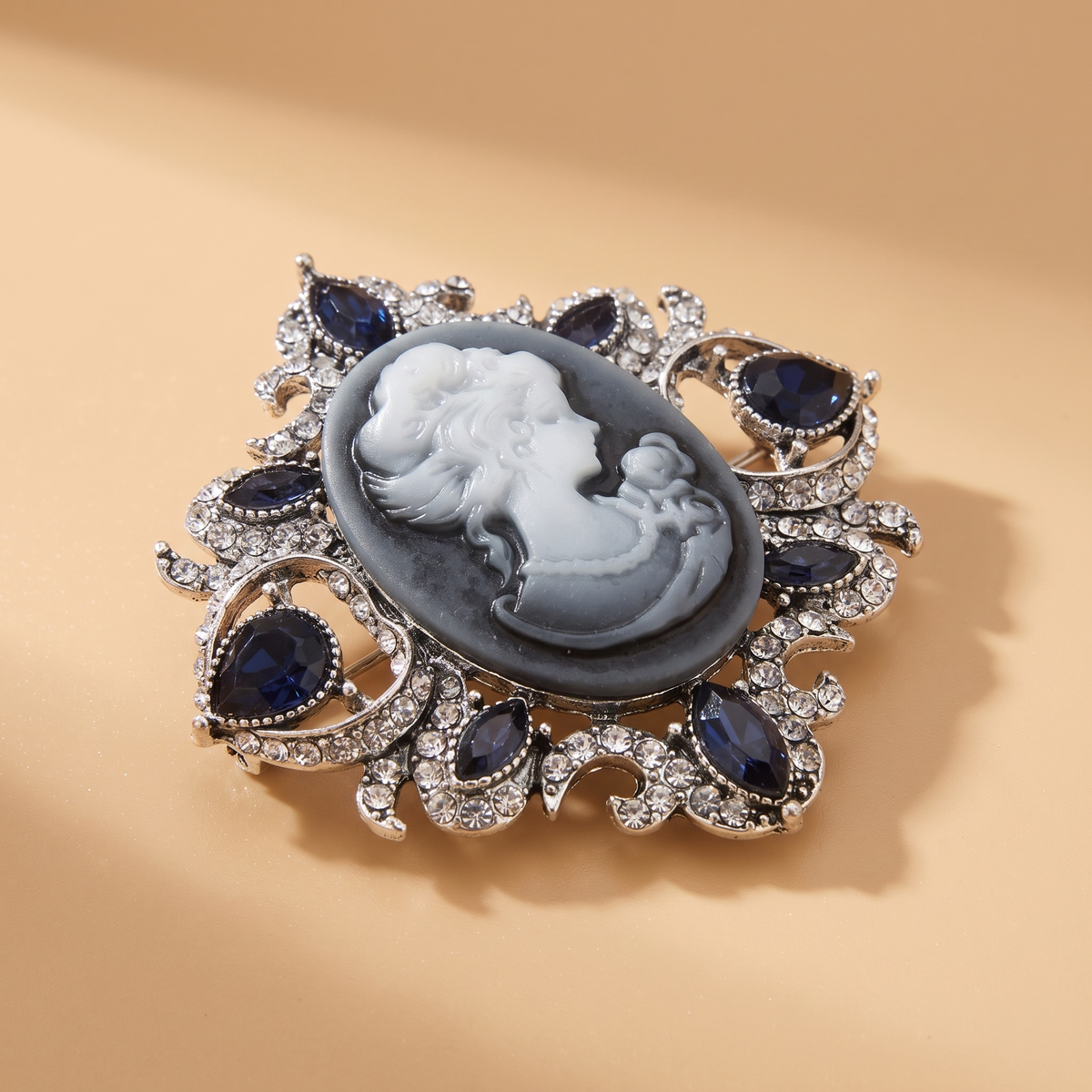 Broche Silhouette · Cristal