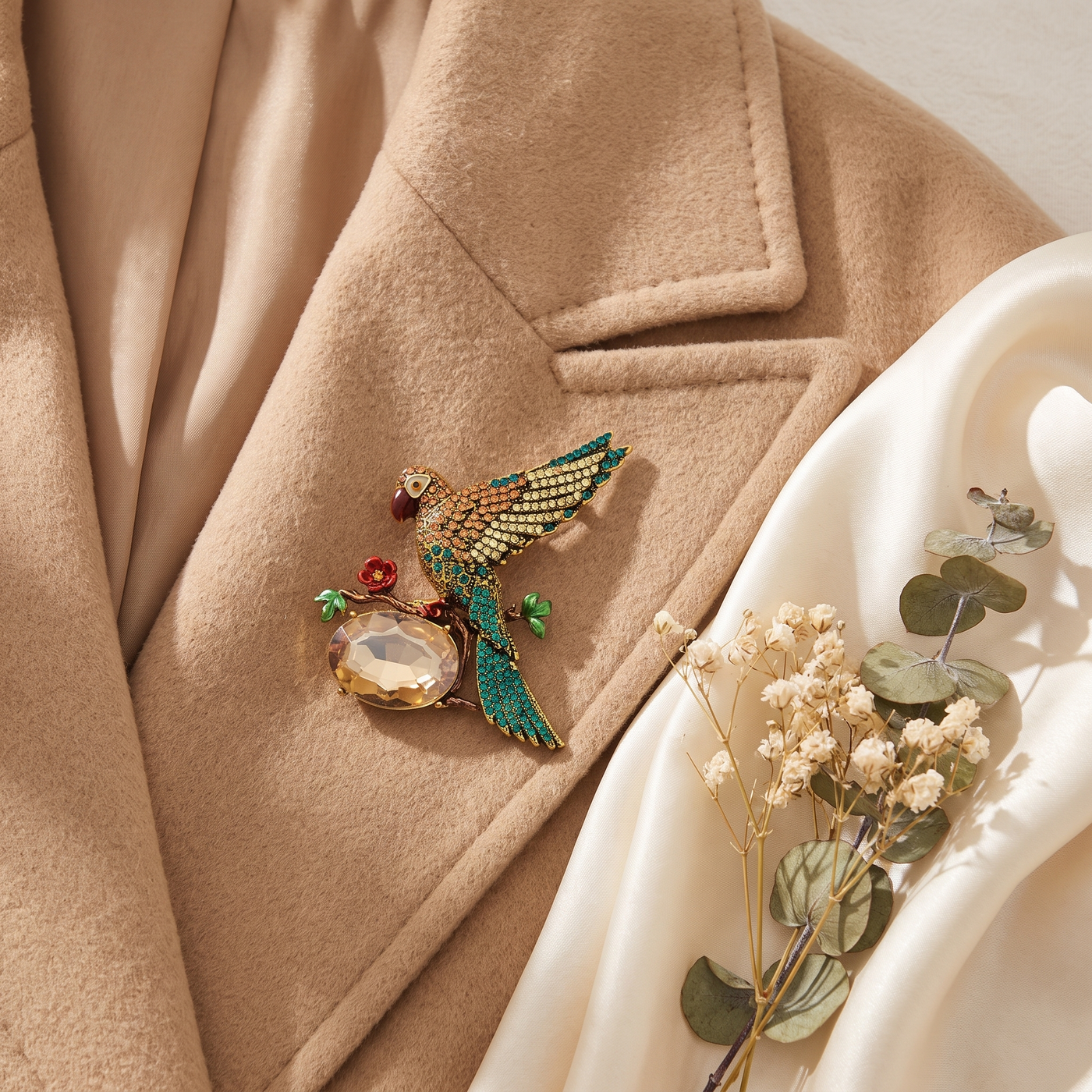 Broche Oiseau en cristal, bijou vintage Alyvoa · Champagne