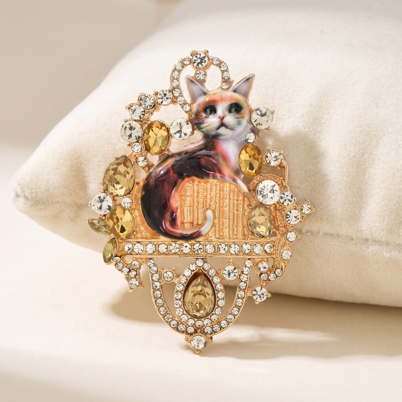 Broche Chat en cristal, bijou vintage Alyvoa vue en gros plan · Marron