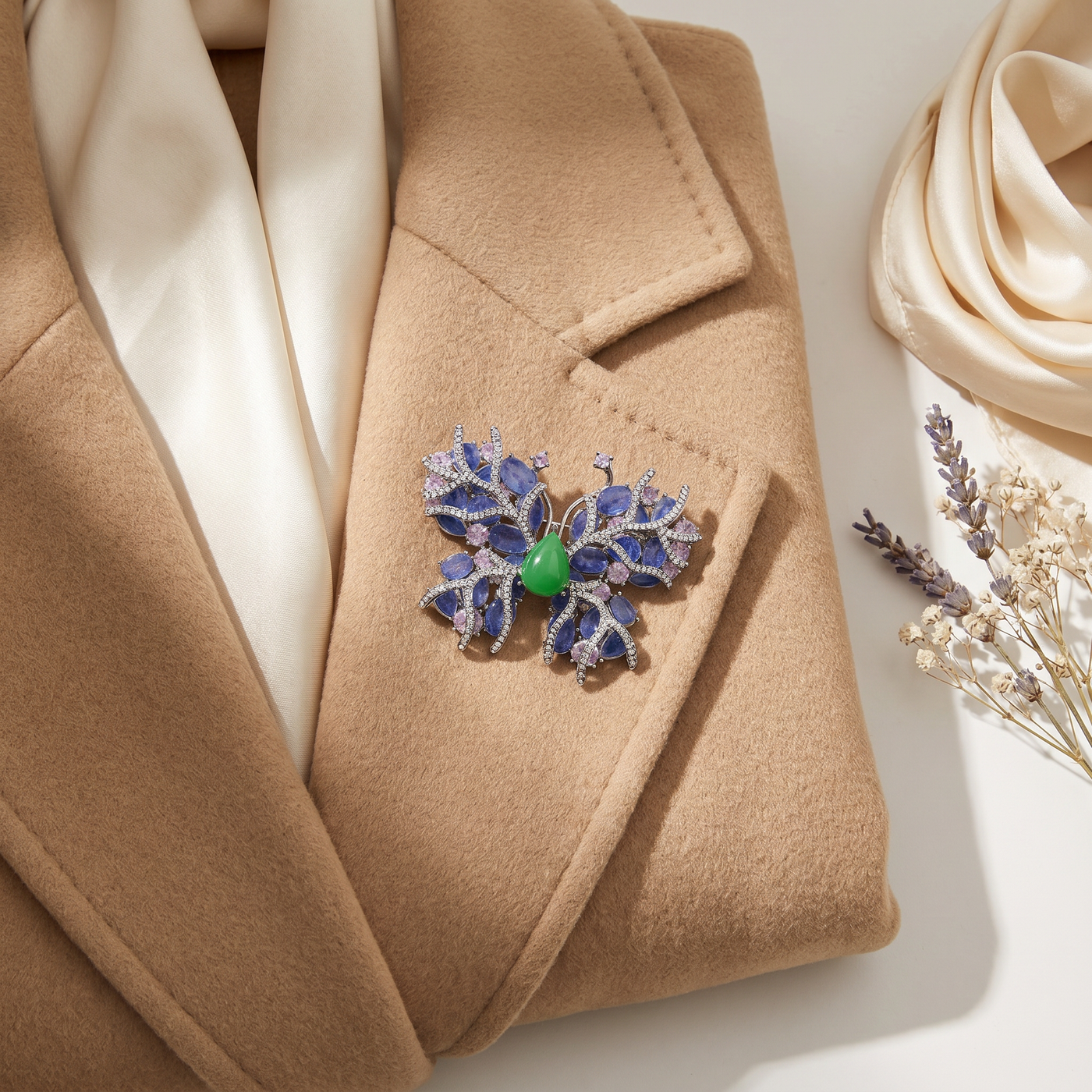Broche Papillon en cristal, bijou vintage Alyvoa · Violet