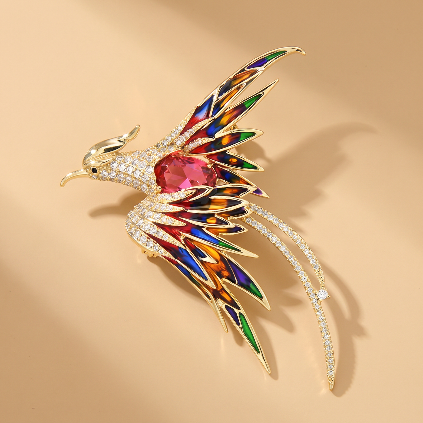 Broche Phénix en cristal, bijou vintage Alyvoa présentée sur un coussin · Multicolore