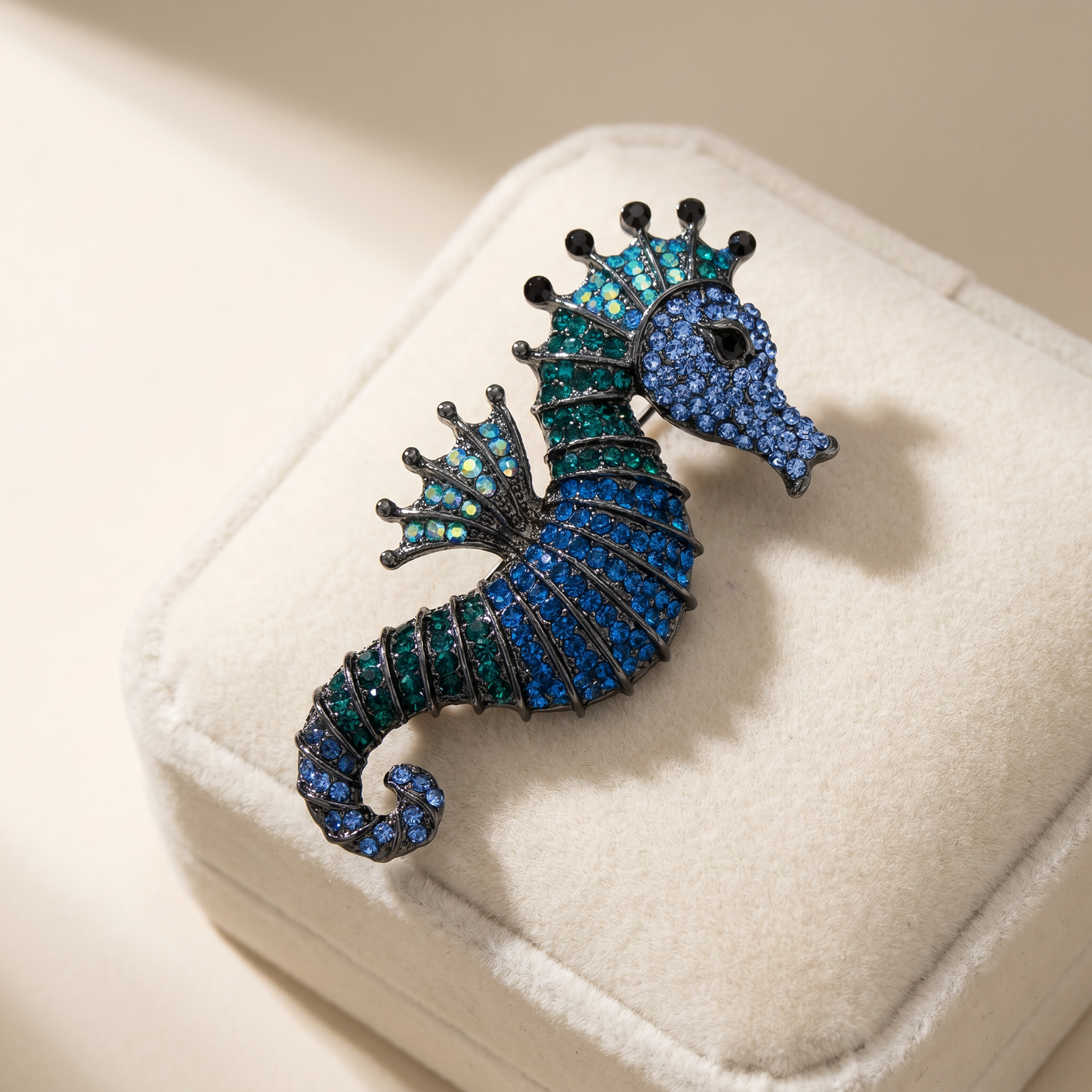 Broche Hippocampe en cristal, bijou vintage Alyvoa · Bleu