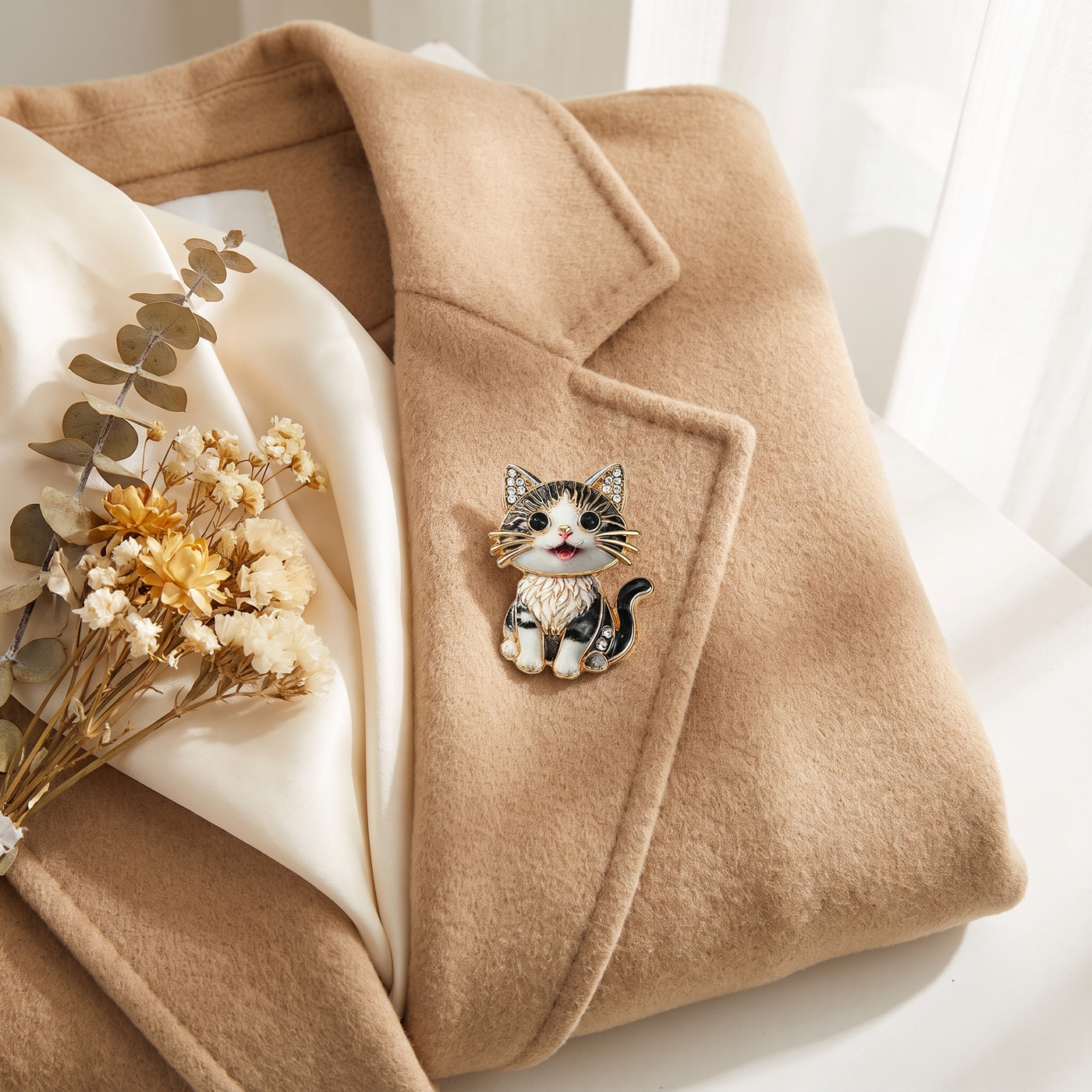 Broche Chat en cristal, bijou vintage Alyvoa · Noir