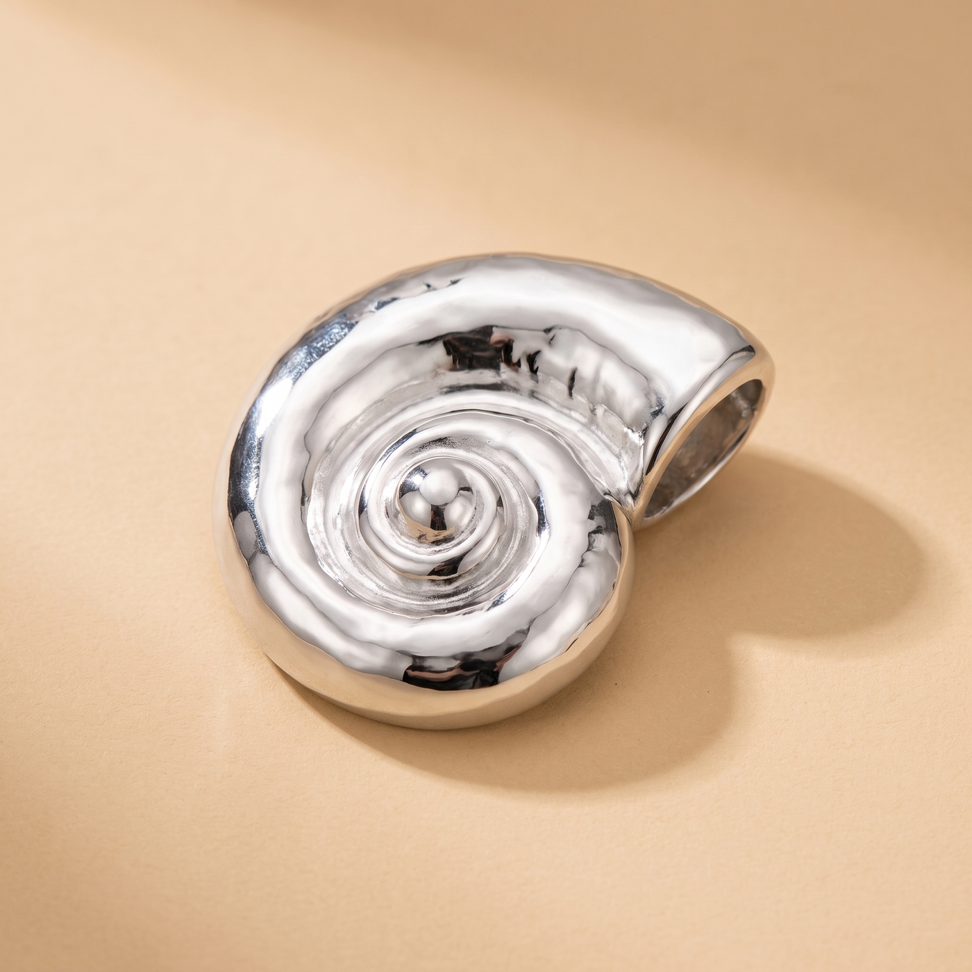 Broche Coquillage en acier, bijou vintage Alyvoa · Argenté