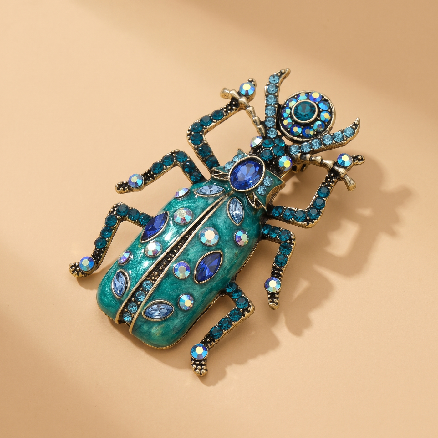 Broche Scarabée en cristal, bijou vintage Alyvoa · Bleu clair