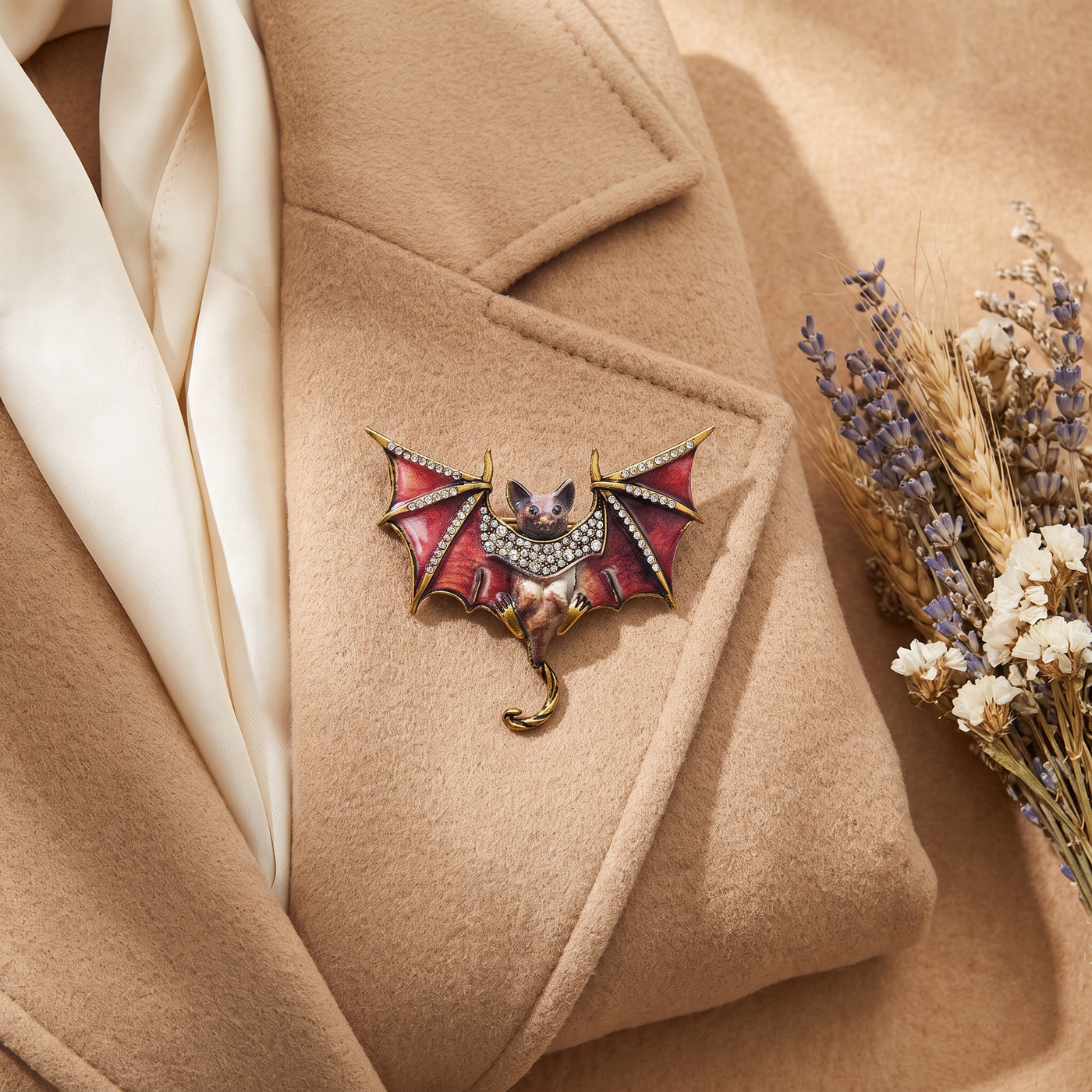 Broche Chauve-souris en cristal, bijou vintage Alyvoa · Rouge