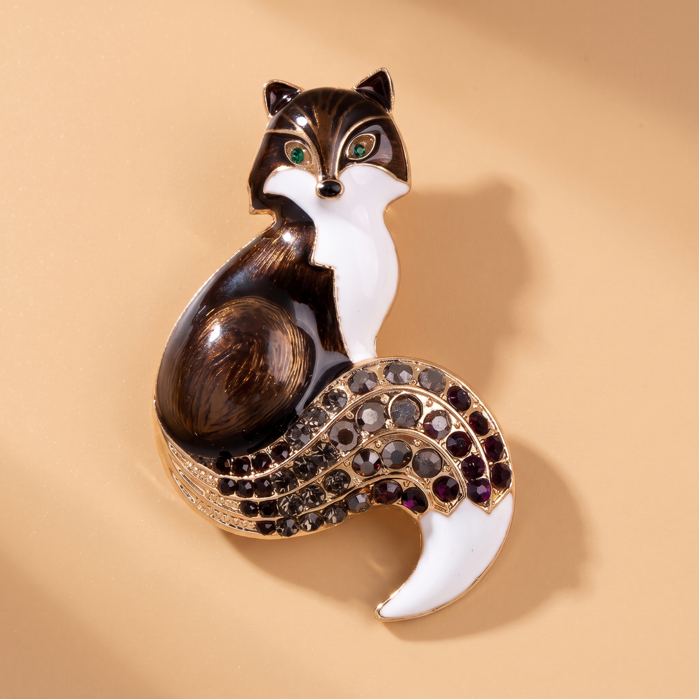 Broche Renard en cristal, bijou vintage Alyvoa présentée sur un coussin · Noir
